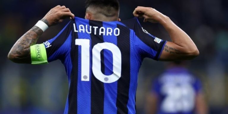 لاوتارو مارتينيز يُعلن الجاهزية والتحدي لمباراة مانشستر سيتي