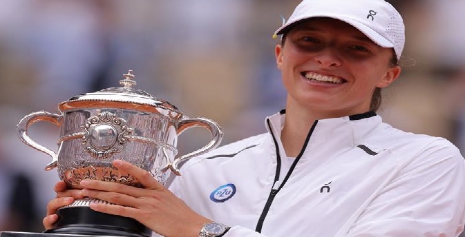 شفيونتيك تدخل التاريخ وتضع اسمها بين كبار اللعبة