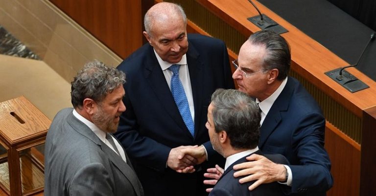 النواب المعارضة