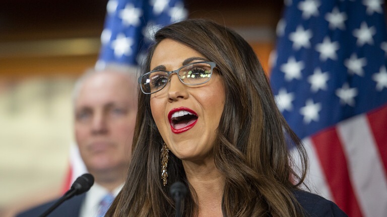 نائبة جمهورية تطالب بعزل بايدن