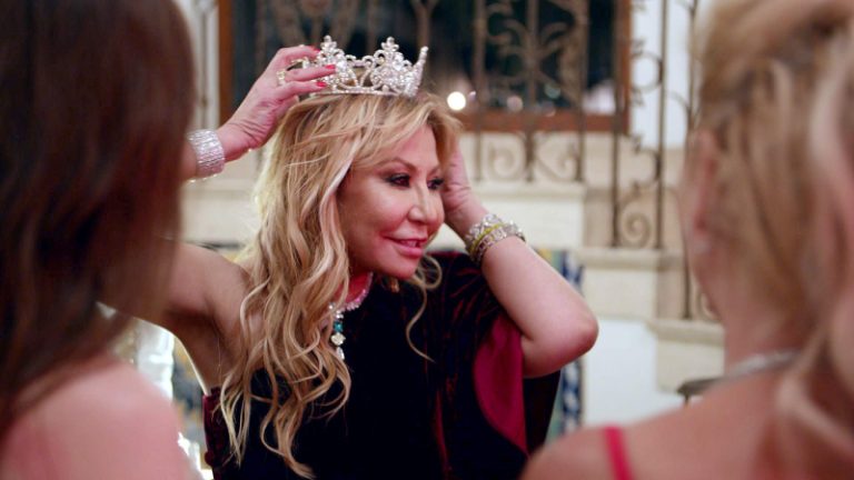 رحيل الممثلة العالمية آنا شاي عن 62 عاماً