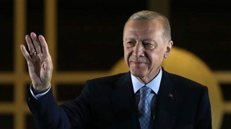 أردوغان: سنعلمهم أن إهانة المسلمين ليست حرية فكر