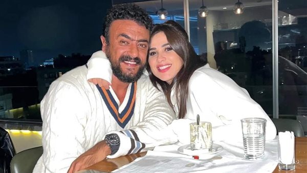 ياسمين عبد العزيز لزوجها.. “طلقني”