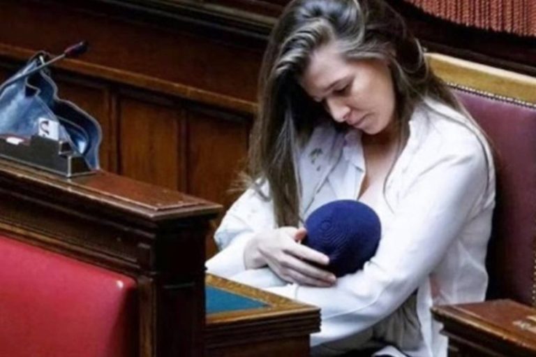 بالفيديو والصور.. “رضاعة” في البرلمان الإيطالي
