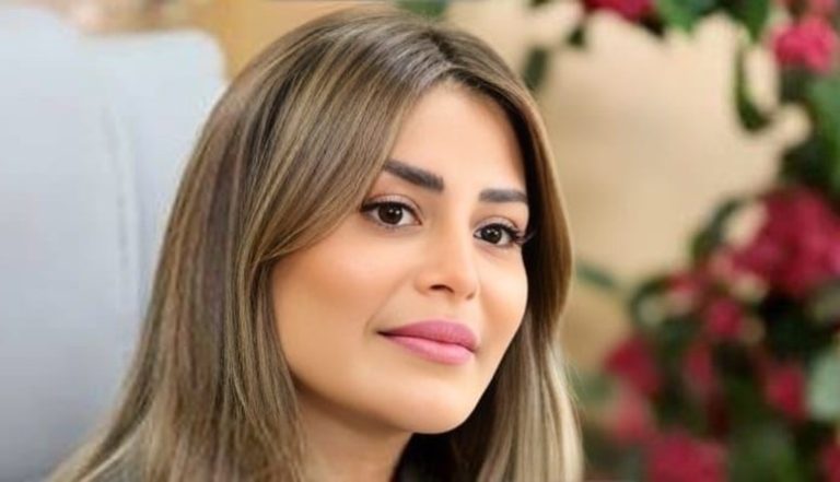 بعد تعرضها لوعكة صحية.. والدة منة فضالي تغادر المستشفى