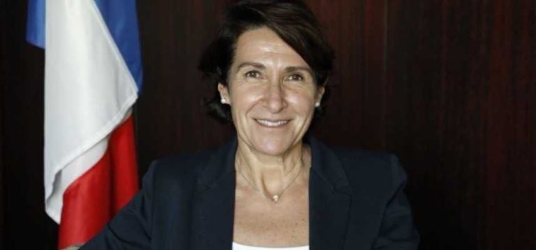 مواعيد للسفيرة الفرنسية بعد قرار ماكرون تعيين لودريان