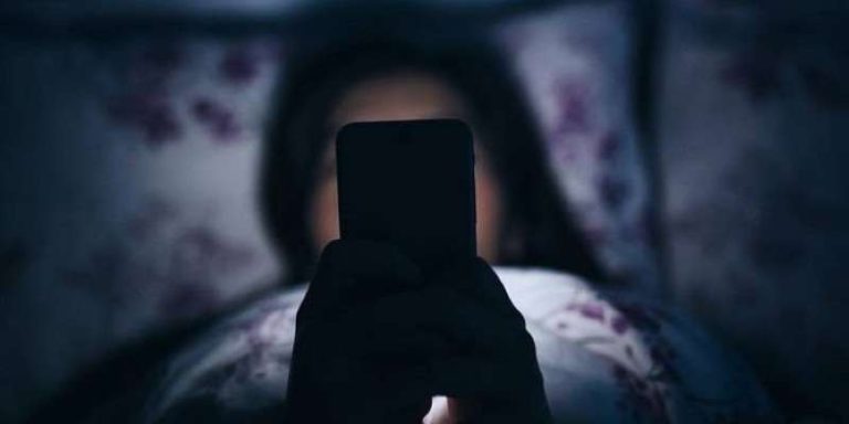 السهر يزيد خطر الوفاة في سن مبكرة بهذه الحالة فقط