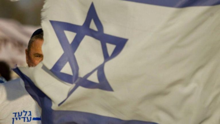 “الموساد” يزعم الكشف عن “خطة إيرانية” للهجوم على “إسرائيليين”