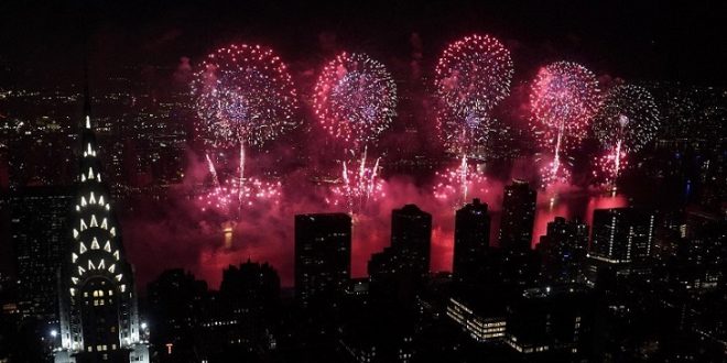 مقتل شخص وإصابة 4 جراء اشتعال ألعاب نارية في تكساس