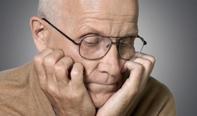 ما علاقة الزهايمر بالنظر؟