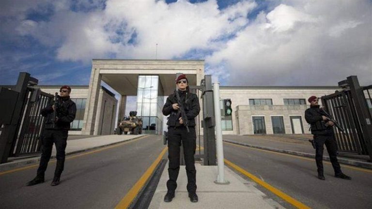 المخابرات الأميركية والروسية