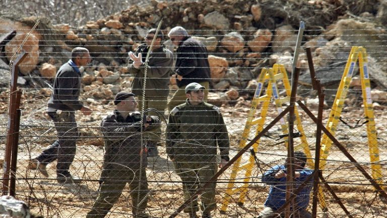 هل بدأت “إسرائيل” بالتحرك عسكرياً لإزالة الخيمتين؟