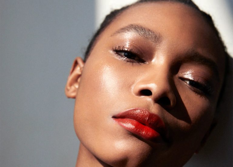 أجمل ملمّع شفاه يمكنك إستخدامه في مكياج صيف 2023