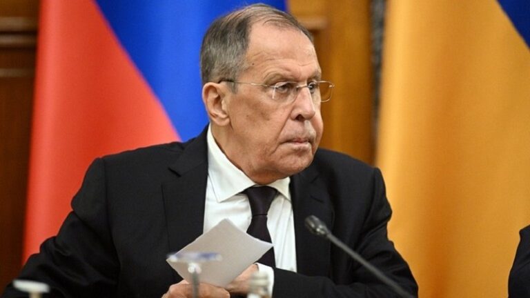 لافروف: سوريا مهتمة بالإبقاء على قاعدتين عسكريتين روسيتين