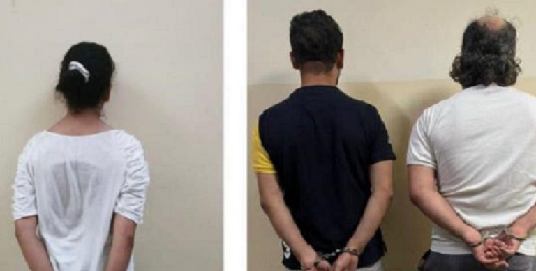 استدرجته وشريكاها سلباه “الرانج”