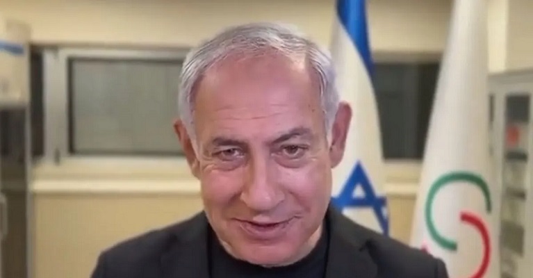 أول فيديو بعد دخوله المستشفى.. هذا ما إعترف به نتنياهو!