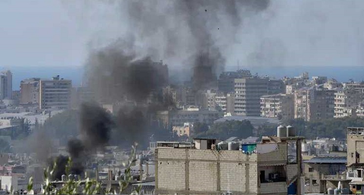 توقيت مريب لاشتباكات عين الحلوة