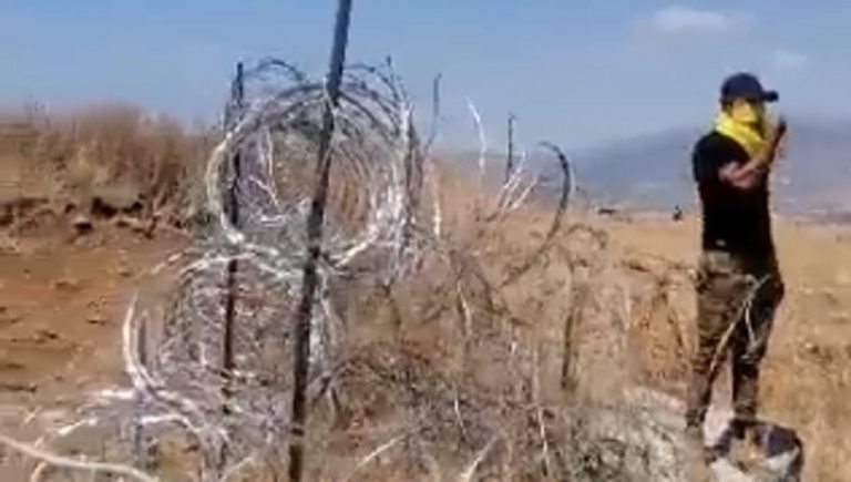 بالفيديو.. شبان يدخلون الى الطريق الممنوعة على اللبنانيين منذ العام 2006