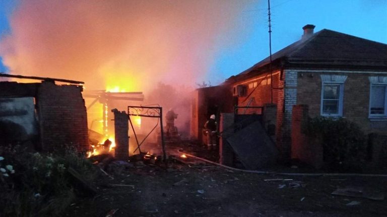 حريق في جزيرة القرم.. وإجلاء أكثر من ألفي شخص