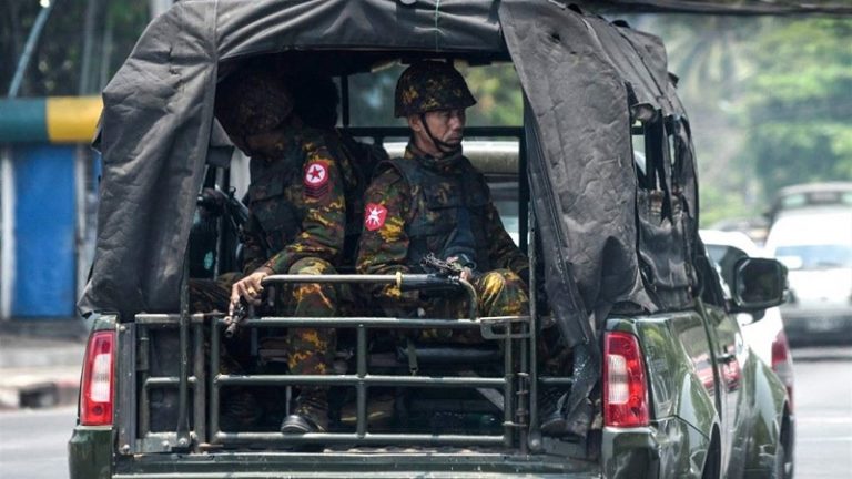 مقتل ثلاثة طلاب بغارة للجيش في بورما