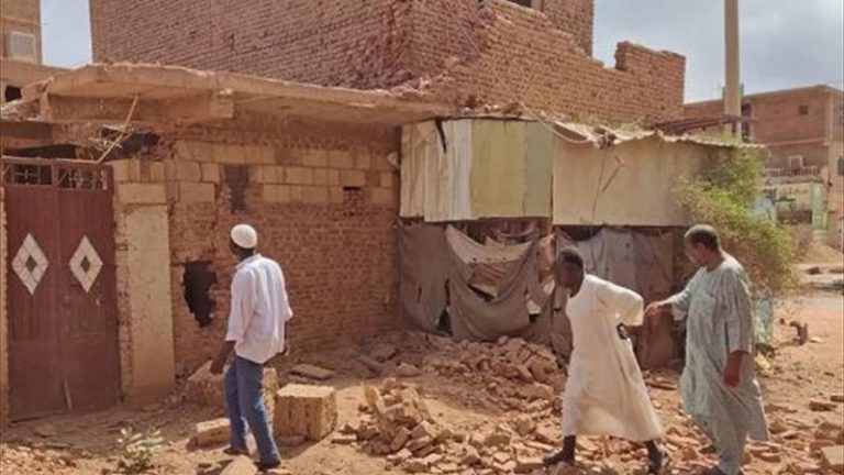 إجبار مئات السكان في السودان على مغادرة منازلهم