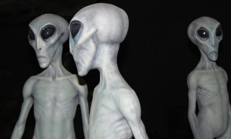 أدلة سريّة على وجود كائنات فضائية!
