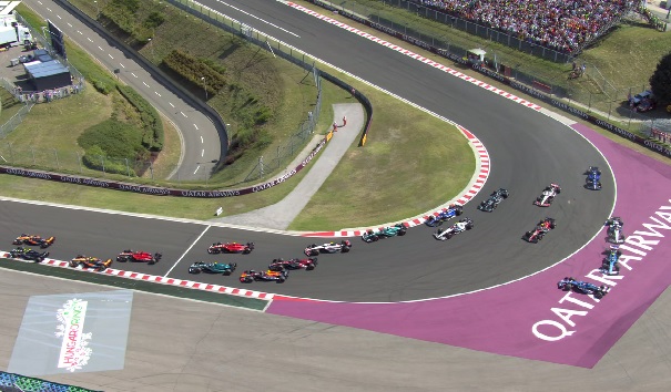 فرستابن يواصل ابداعه ويحرز جائزة المجر للفورمولا1