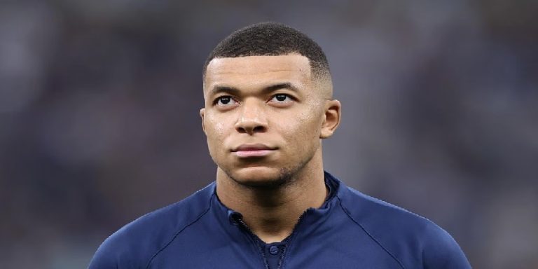 الملكي يحدد 3 لاعبين في حال فشل صفقة مبابي