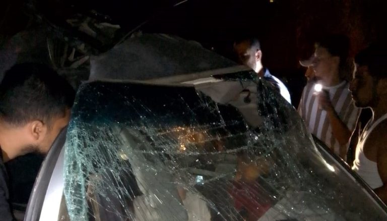 بالفيديو: جريح باصطدام سيارة بالأشجار في طرابلس