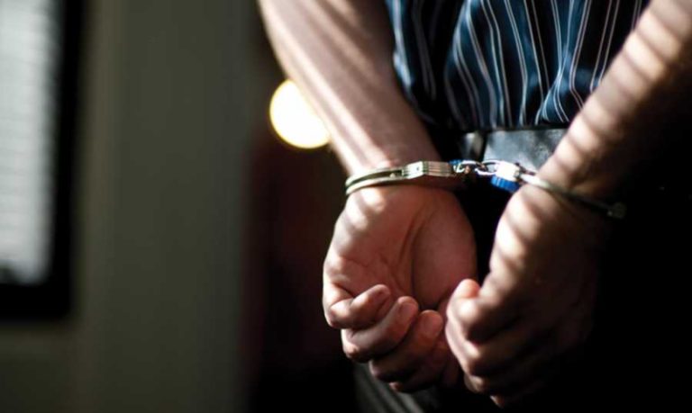 قدم وثيقة وفاة مزورة.. وهذا كان مصيره