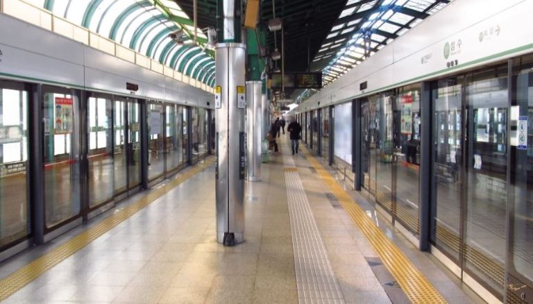 قتيل وثلاثة جرحى في هجوم بالسلاح الأبيض في سيول