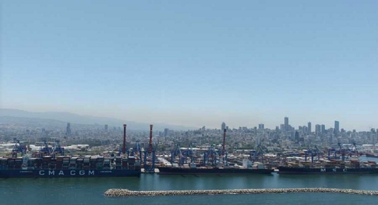 مرفأ بيروت بحركة نشطة جداً على ارصفته