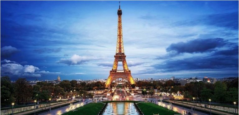 بالصورة.. ما صحة خبر إحتراق برج إيفل؟