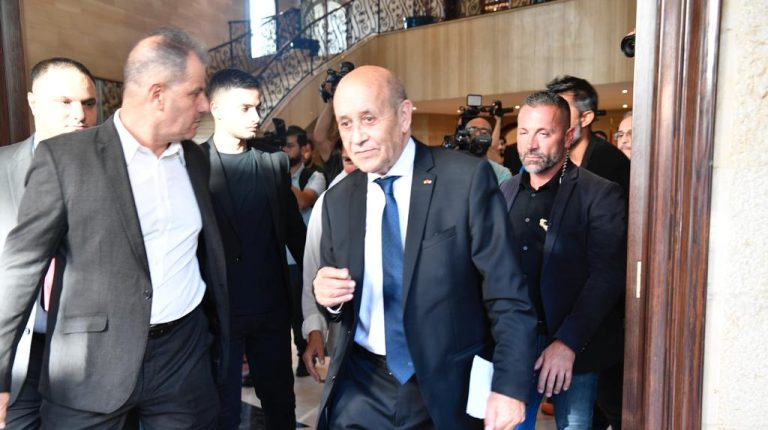 “العشائر العربية” لفرنسا: “المفتي دريان غير الموفد لودريان”!