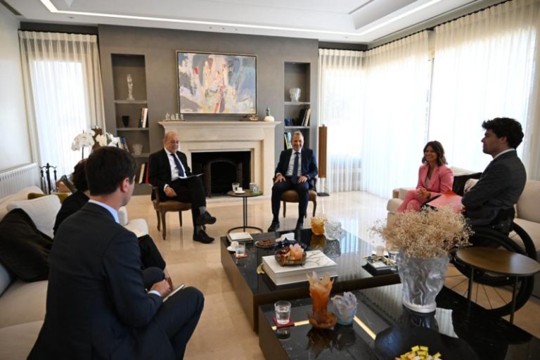 باسيل يلتقي لودريان في البياضة