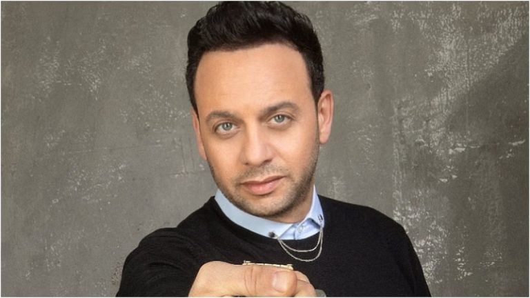 بالصور.. رسالة من مصطفى قمر لوالده