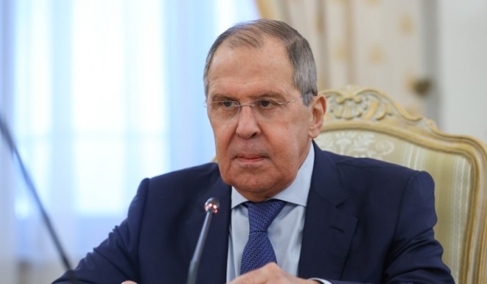 لافروف يصل أندونيسيا ويشارك في أعمال “آسيان”