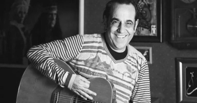 رحيل الفنان التركي أوزكان أوغور عن 69 عاماً