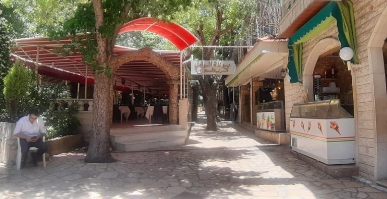 تسمم مغتربين أستراليين في أحد مطاعم لبنان