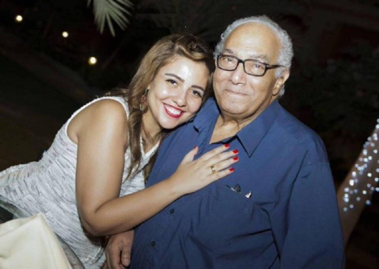 مي كساب عن الوضع الصحي لوالدها: “تعبان أوي”