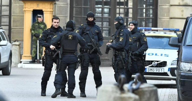 إجراءات أمنية بعد إطلاق نار قرب سفارة العدو في السويد