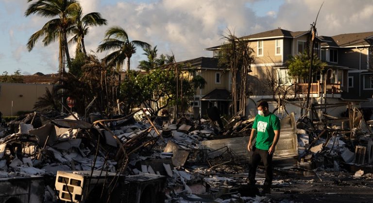 بايدن: تخصيص مساعدات إضافية لمكافحة الحرائق في هاواي