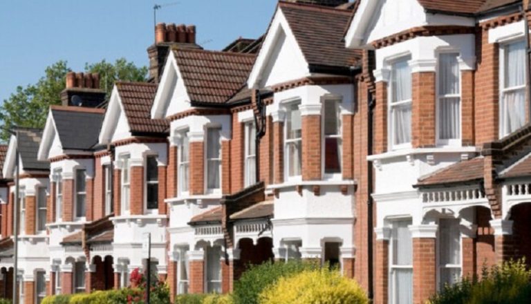 انخفاض أسعار المنازل في المملكة المتحدة بأسرع معدل سنوي