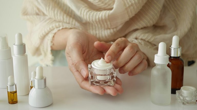 ما هي طرق العناية اليومية بالبشرة؟