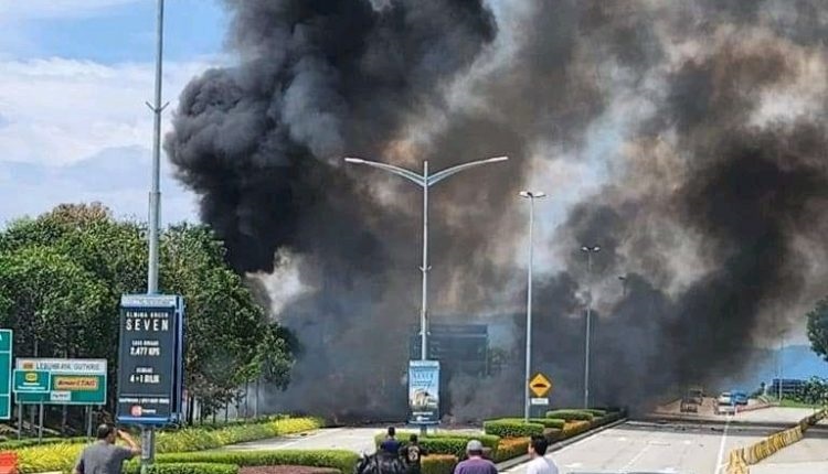 10 ضحايا بتحطم طائرة في ماليزيا