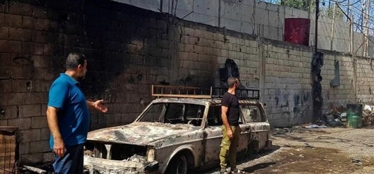 بالفيديو- اشتباكات متقطعة في عين الحلوة.. ووفد فلسطيني- لبناني يتجه الى المخيم