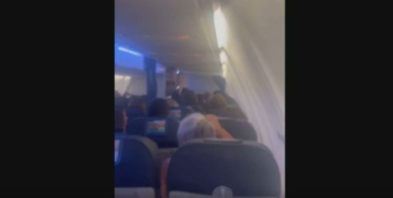 بالفيديو: لحظات مرعبة من طائرة في العاصفة!