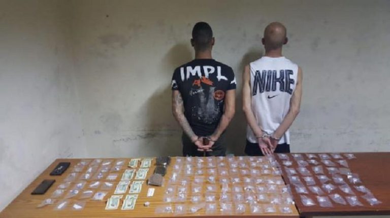 ينشطان بترويج المخدرات سيراً على الأقدام في برج حمود