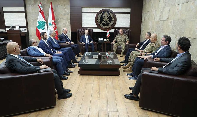 نواب المعارضة أمام قائد الجيش: للتعامل بحسم مع الأحداث الأمنية المتنقلة