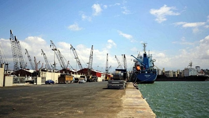 مرفأ طرابلس… لا انترنت ولا أعمال تخليص!
